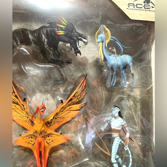 Disney Parks Avatar Na'vi 6 Collectible Figures - Picture 3 of 8